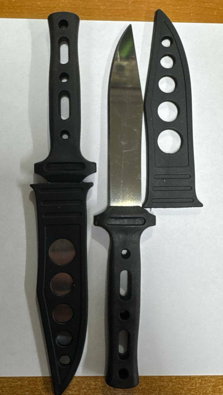 Нож охотничий в чехле